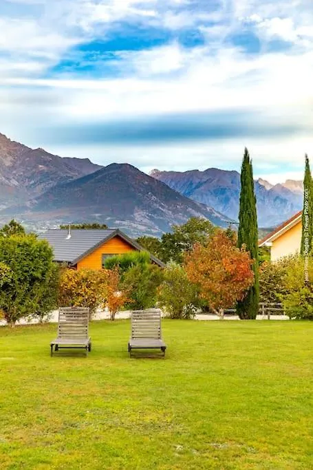 Maison Dans Les Alpes - Gite Les 12 Sommets Ponsonnas 0*,