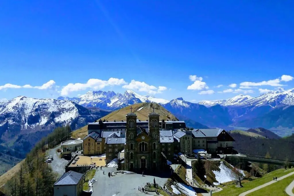 Maison Dans Les Alpes - Gite Les 12 Sommets Ponsonnas France